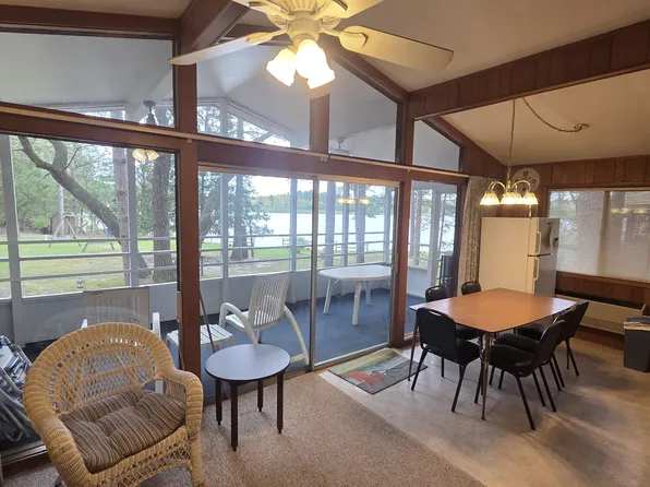 284 S Parker Lake Rd, Oxford, WI 53952