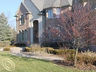 2nd image of 57272 Mooncreek Ct