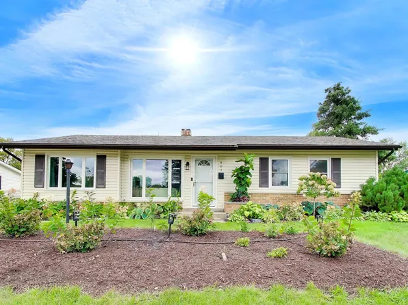 401 E Elk Grove Blvd, Elk Grove Village, IL 60007