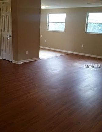 4th image of 1715 Lowry Ave