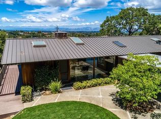 10571 Magdalena Rd, Los Altos Hills, CA 94024