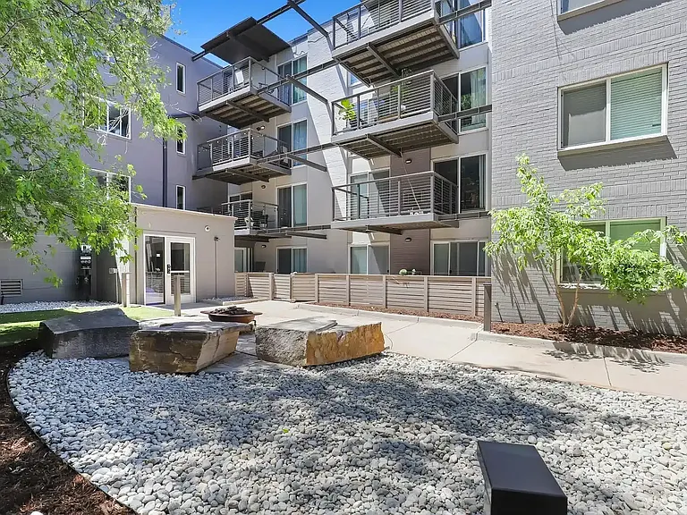 Parker off Pearl — Photo 16