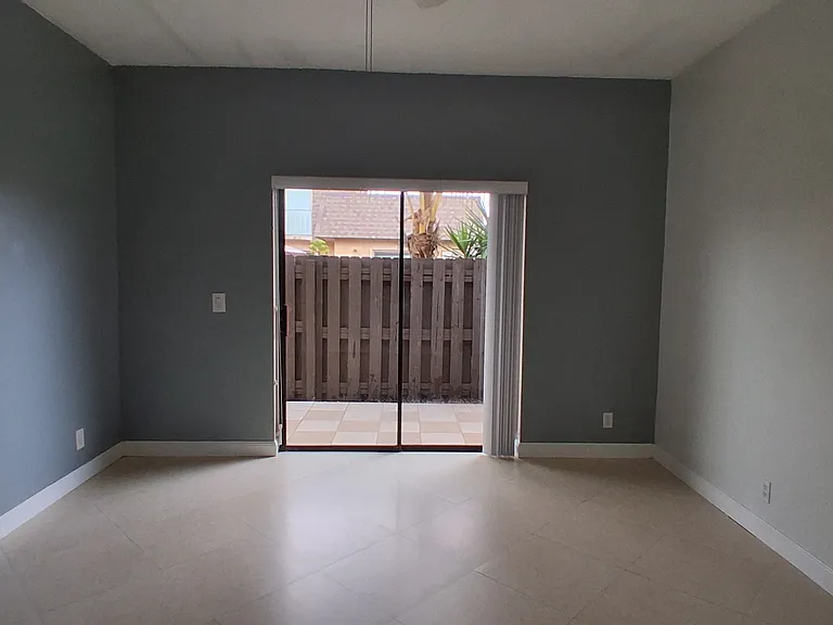 303 Waterview Dr — Photo 48