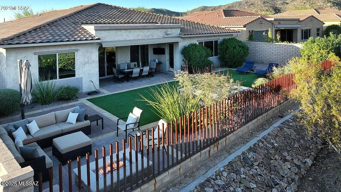 4 bed, 2.5 bath, 3047 sqft, $4,750 — Photo 1