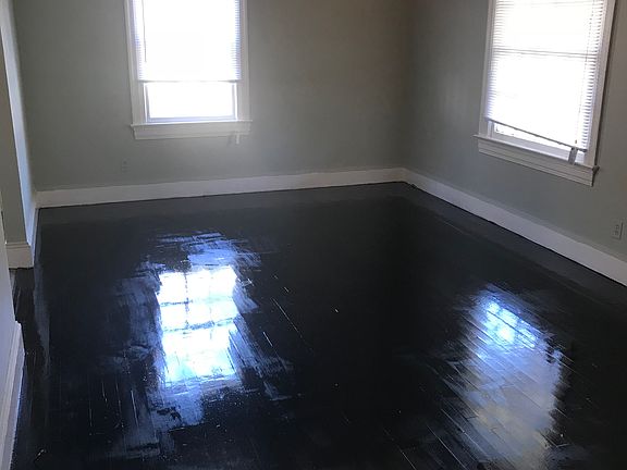 4th image of 601 Arrington Ave
