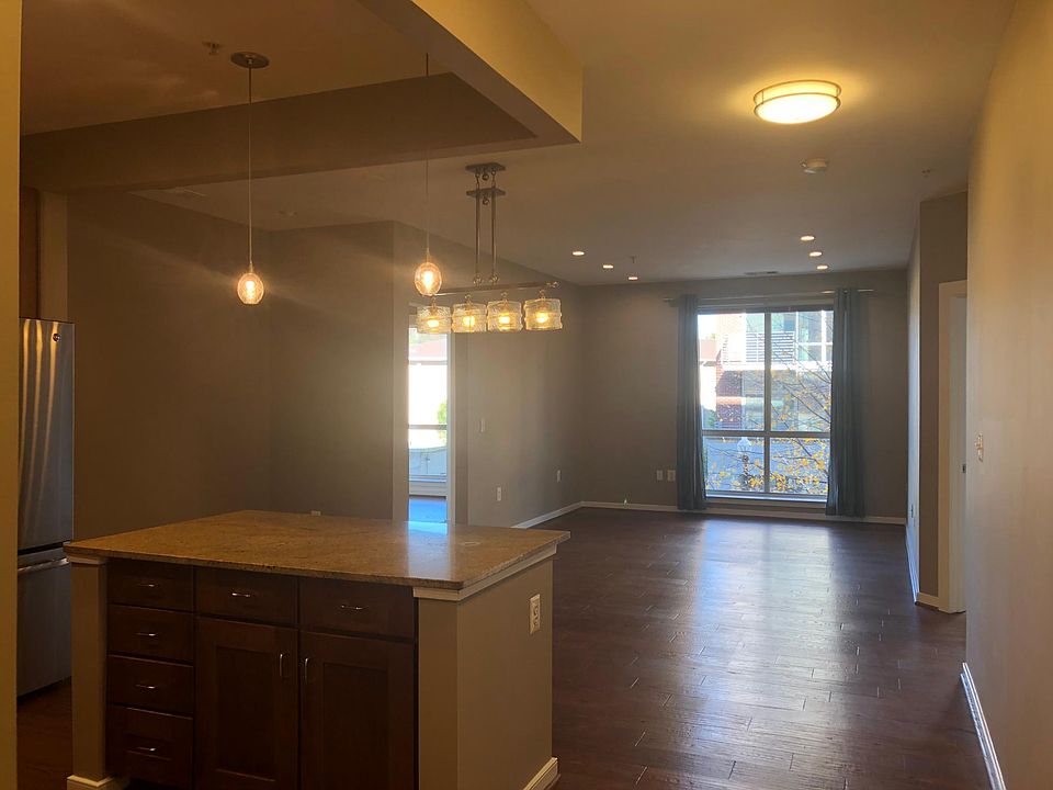 1st image of 2200 N Westmoreland St Unit 232