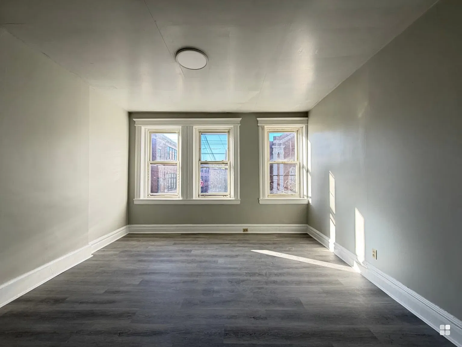 88 Pulaski St — Photo 4