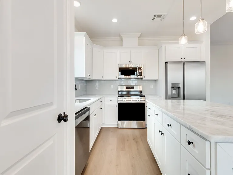 204 Benson Grove Dr — Photo 7