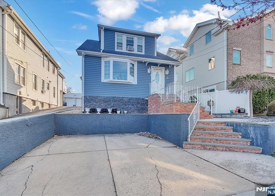 1st image of 644 Valley Brook Ave