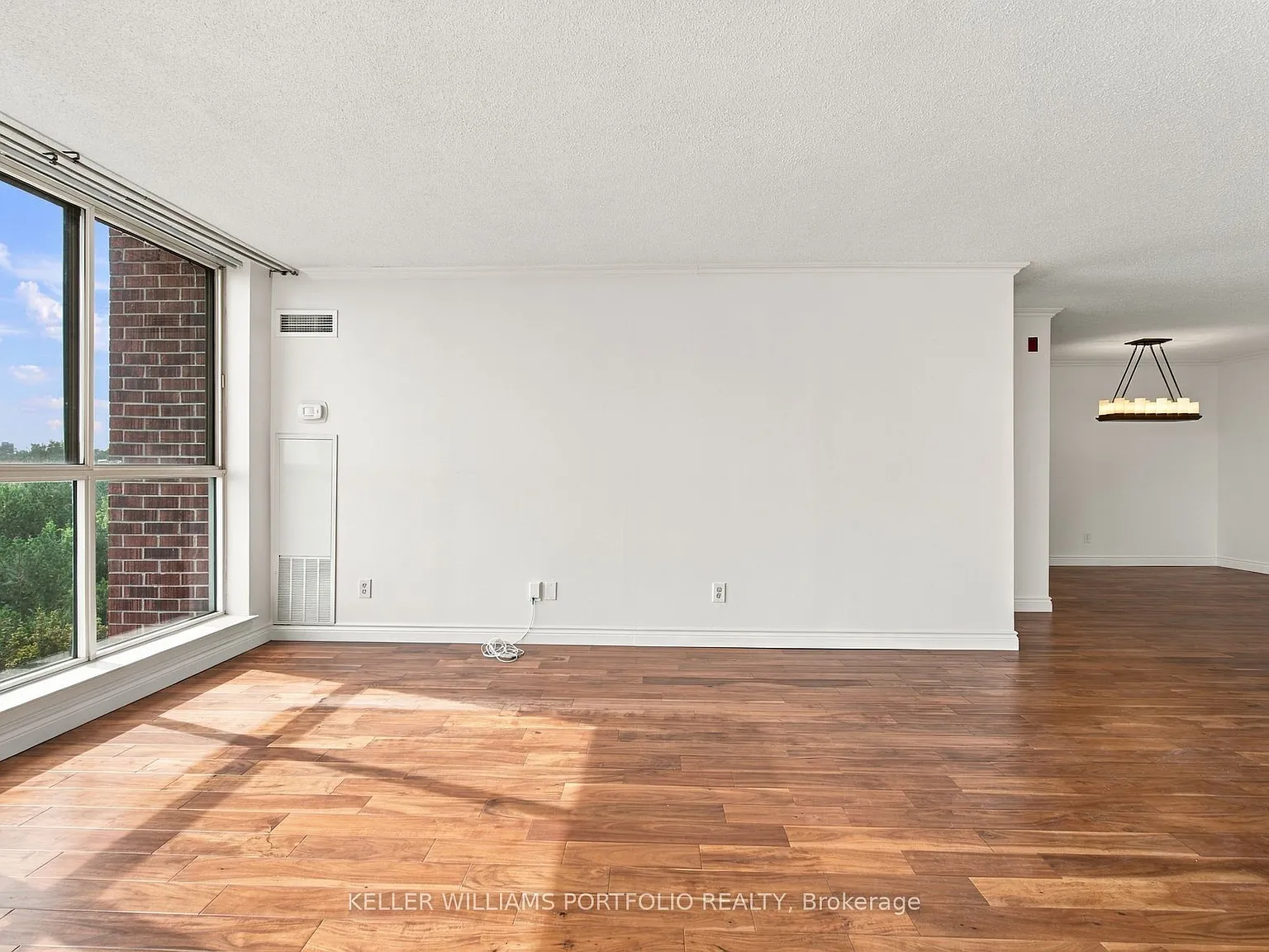South Kingsway Village II — Photo 4