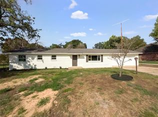 725 Vickie Dr, Azle, TX 76020
