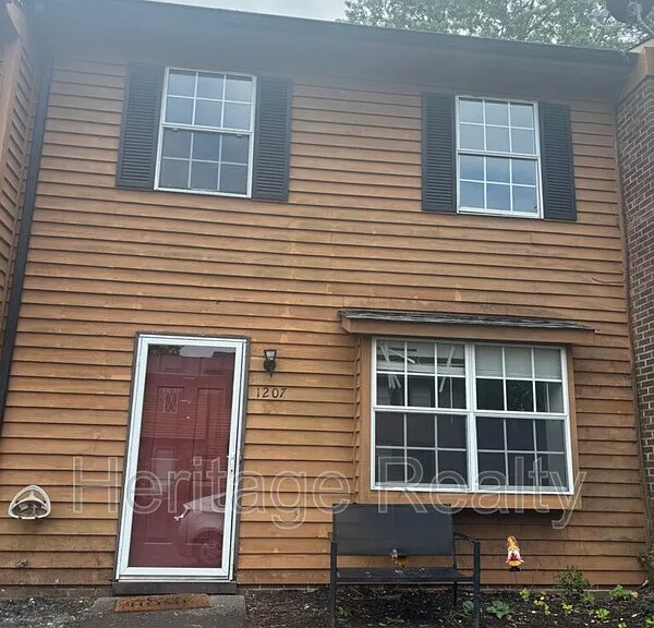 1207 Crest Brook Dr — Photo 1