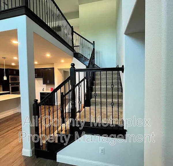 3577 Hathaway Ct — Photo 3
