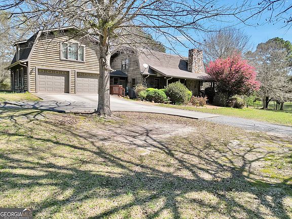 2nd image of 330 Country Kitchen Rd