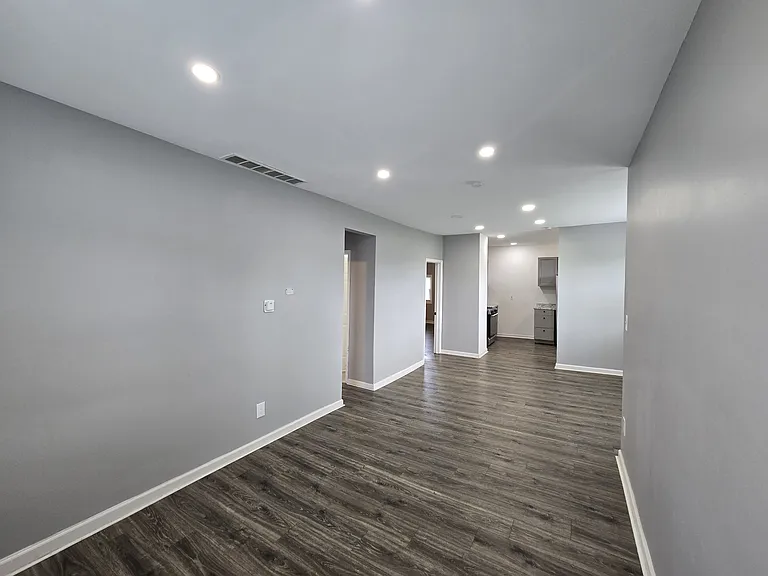 9340 Moffat Ave — Photo 5