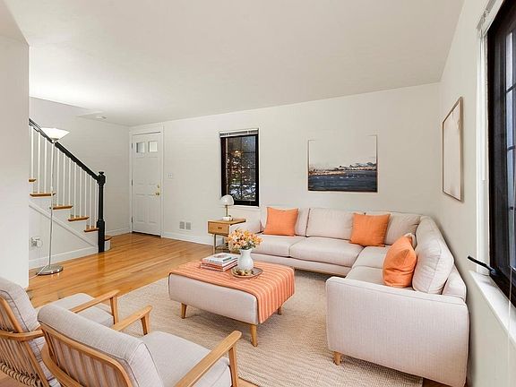 4th image of 14 Grant Ave Unit 14