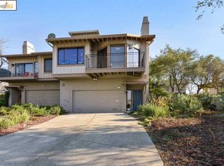 557 Hiller Dr, Oakland, CA