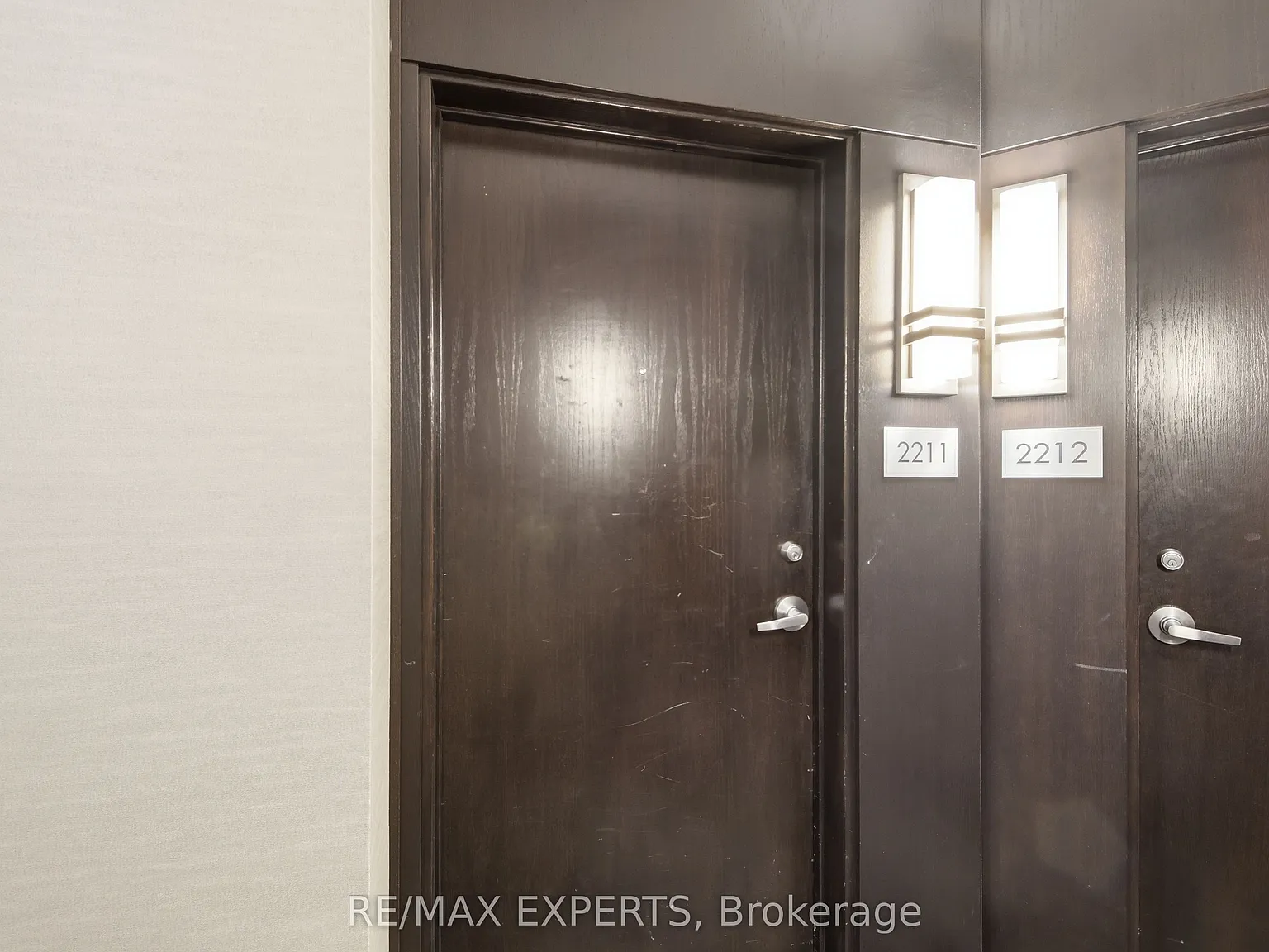Water Club Condos — Photo 4