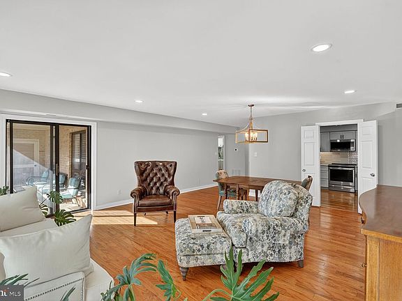 4th image of 11420 Strand Dr #R414