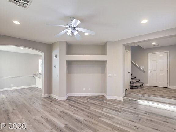 3rd image of 1059 Sweeping Vine Ave