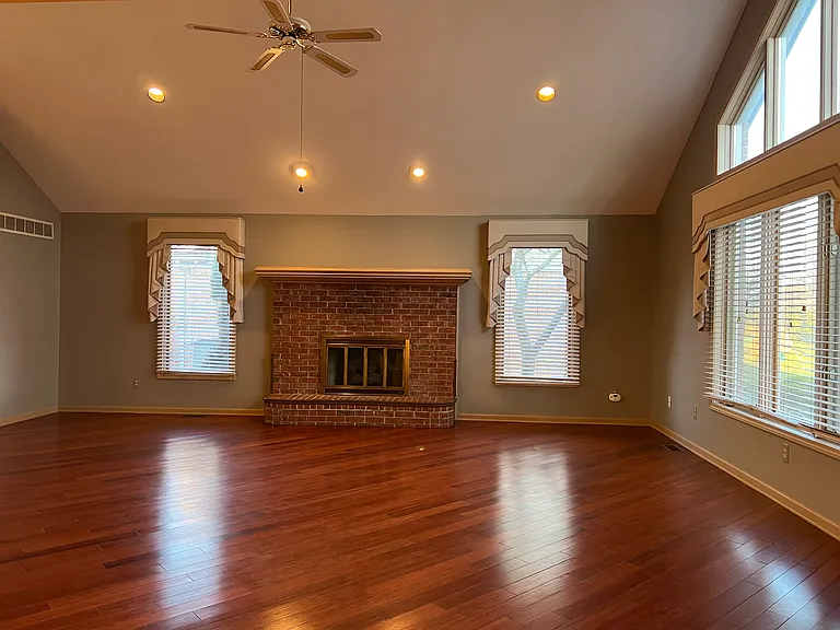 3263 Primrose Dr — Photo 12