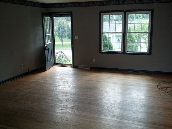 4th image of 345 Montgomery St