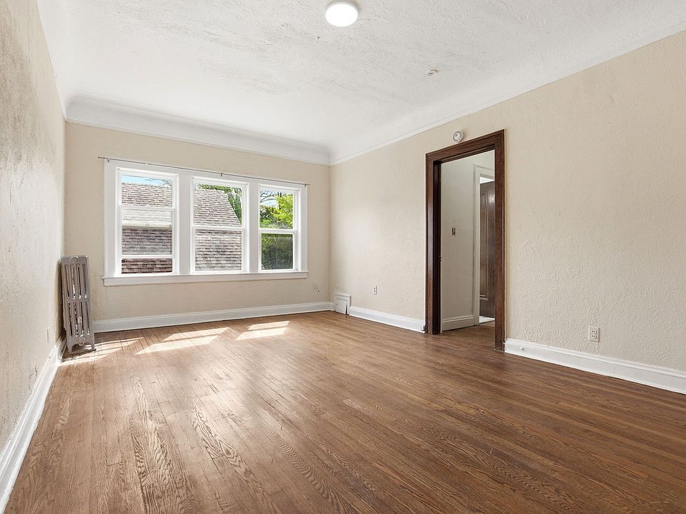1st image of 3214 Yorkshire Rd #202
