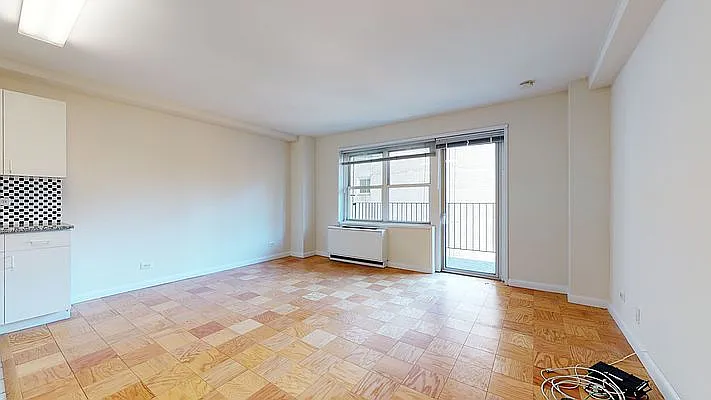 Rented by Bond New York | media 8