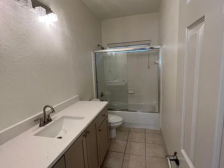 1200 Oakley Dr — Photo 13