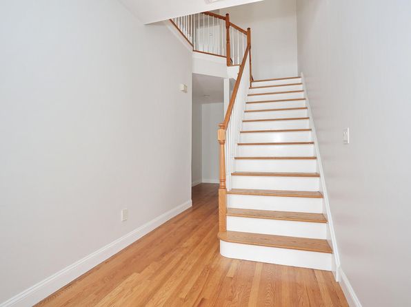 3 Candlewood Dr Unit 3