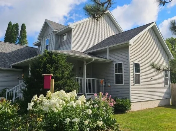 414 VICTORIA STREET, Hatley, WI 54440