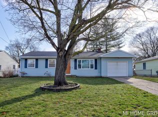 5506 Pinebrook Ave SE, Kentwood, MI 49548