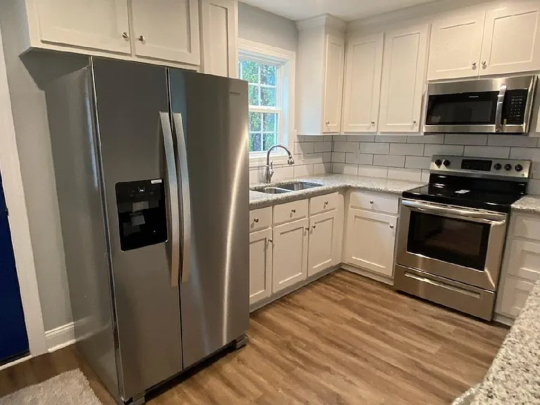 619 Flynwood Pl SW — Photo 3