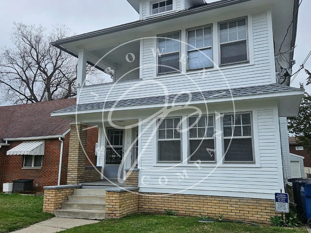 2 bed, 1.0 bath, 1100 sqft, $795 — Photo 1