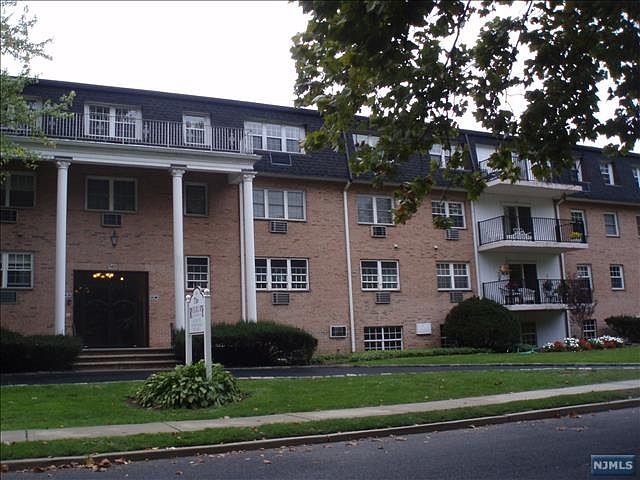 1st image of 550 Fairview Ave #104-5104
