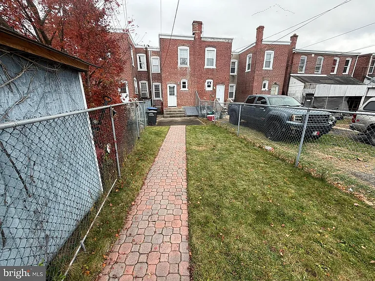 1535 Willow St — Photo 11