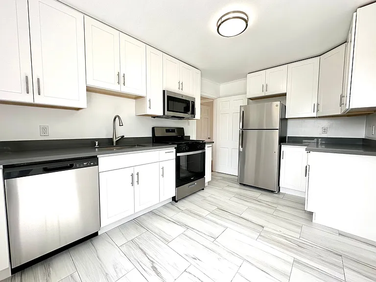 3833 Lawton St — Photo 1