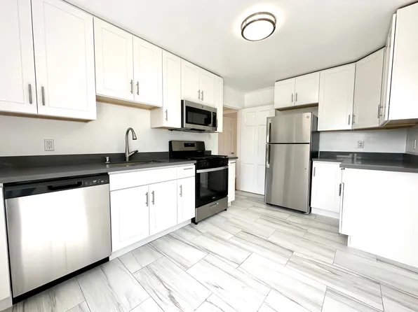 3833 Lawton St, San Francisco, CA 94122