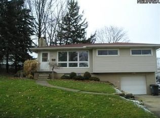 398 Herbert Rd, Akron, OH 44312