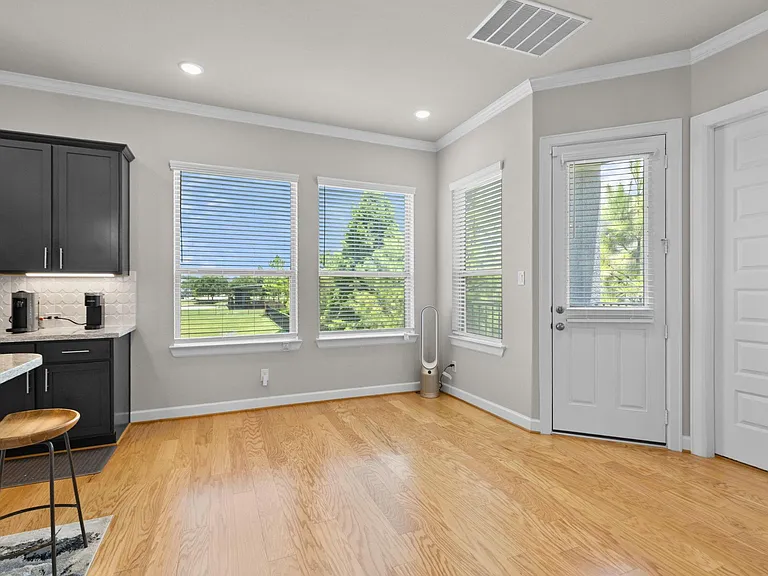 4004 Centre Meadow Way — Photo 19