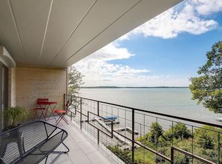 1029 Spaight St APT 8A, Madison, WI 53703