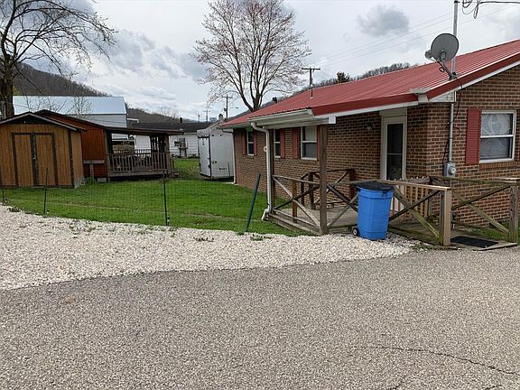 2nd image of 685 Fairlane Dr