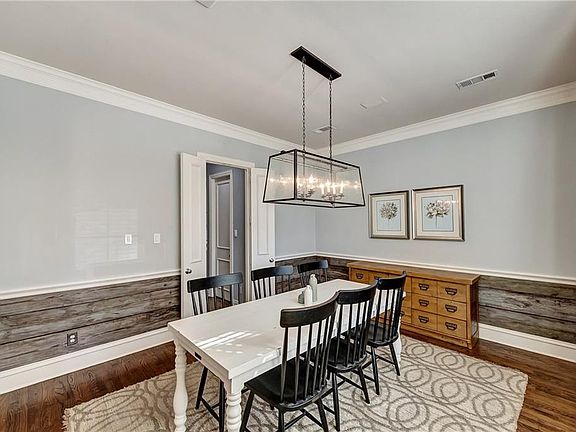 5th image of 100 Wilmington Ct