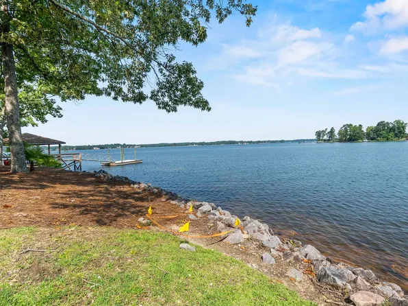 1180 Putnam Dr, Chapin, SC 29036