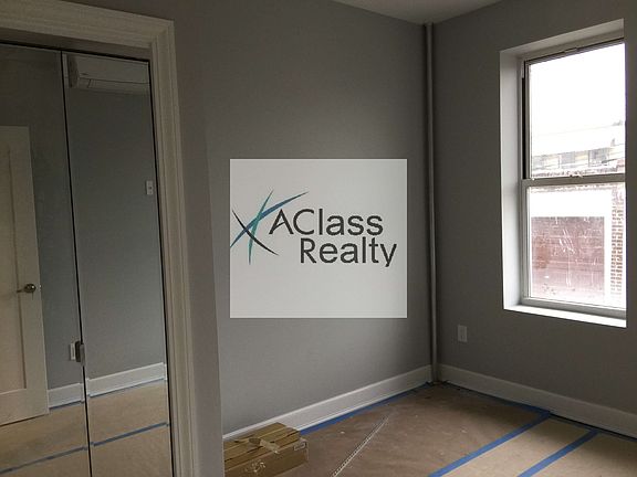 4th image of 3078 37th St APT 1R