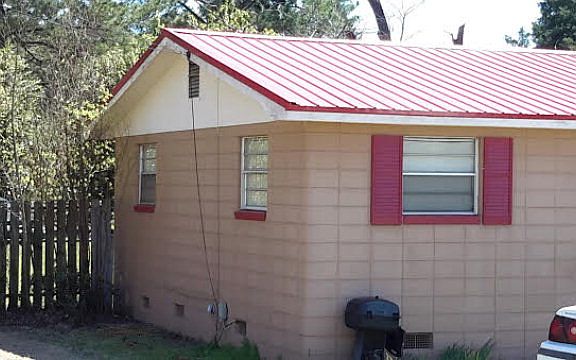 4th image of 612 Oakwood Dr