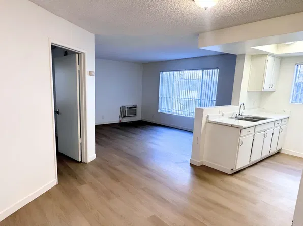 Leeward Apartments