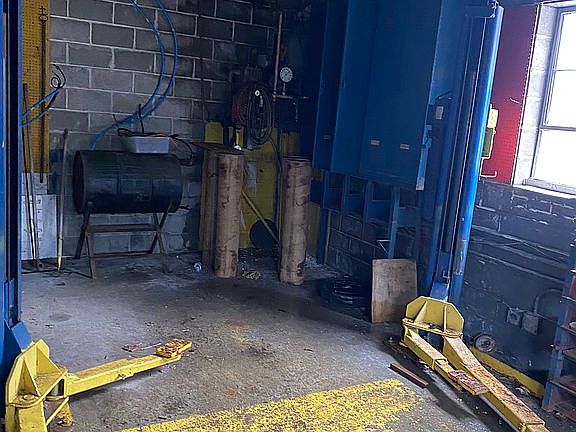 car lift shop 