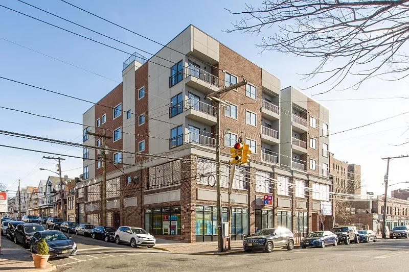 4918 Park Ave #405