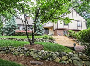15 Shawnee Trl, Montville, NJ 07045